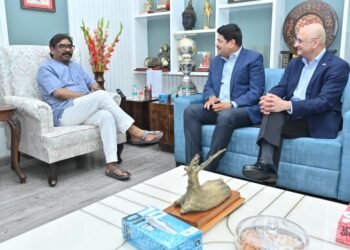 वैश्विक मंच पर चमका झारखंड, उद्योगों के लिए खुलेंगे नए द्वार: मुख्यमंत्री हेमंत सोरेन से मिला CII का प्रतिनिधिमंडल; दावोस और UK यात्रा की मिली बड़ी बधाई