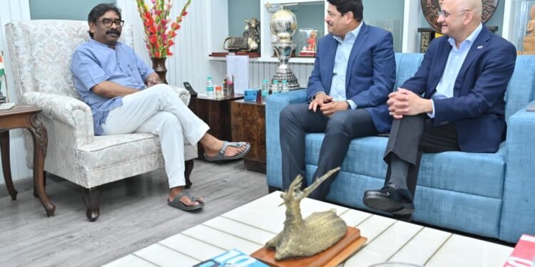 वैश्विक मंच पर चमका झारखंड, उद्योगों के लिए खुलेंगे नए द्वार: मुख्यमंत्री हेमंत सोरेन से मिला CII का प्रतिनिधिमंडल; दावोस और UK यात्रा की मिली बड़ी बधाई