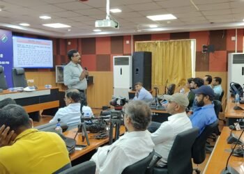 लोकतंत्र के महापर्व की तैयारी, छूटेगा नहीं कोई वोटर भारी! झारखण्ड में 20 जून से घर-घर पहुंचेंगे BLO; मुख्य निर्वाचन पदाधिकारी ने कहा— “बिना सुनवाई नहीं कटेगा किसी का नाम”