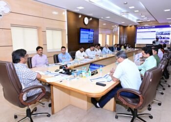 शहीदों के बच्चों को मुफ्त शिक्षा और 5 हजार ‘स्कूल ऑफ एक्सीलेंस’! CM हेमंत सोरेन का ऐतिहासिक एलान— “6 महीने में खत्म हो सिंगल टीचर राज, नवनियुक्त गुरुजी को समय पर दें वेतन”