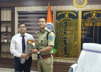 गढ़वा में सुशासन और सुरक्षा का नया दौर! प्रमंडलीय आयुक्त और DIG से मिले नए DC पशुपतिनाथ मिश्रा; बोले— “अंतिम व्यक्ति तक पहुंचेगा योजनाओं का लाभ”