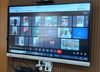 नए ‘कप्तान’ का पहला हंटर: लेट लतीफी पर नपेंगे अफसर, दफ्तरों का होगा औचक निरीक्षण! DC पशुपतिनाथ मिश्रा बोले— “सुधारें आंगनबाड़ियों की स्थिति, बकरीद पर गड़बड़ी की तो खैर नहीं”