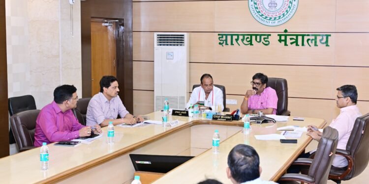 गरीबों की थाली में अब नहीं रहेगी कमी, राशन कालाबाजारी पर लगेगा डिजिटल ताला! CM हेमंत सोरेन का बड़ा आदेश— “शहरी मजदूरों के लिए खुलेंगे नए दाल-भात केंद्र, बिचौलियों पर होगी सीधी कार्रवाई”
