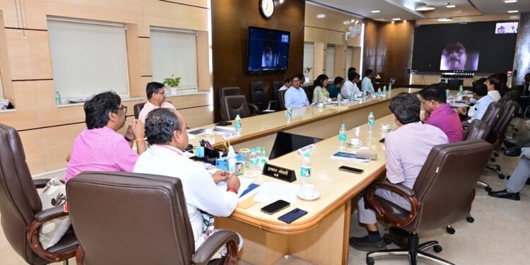 गरीबों की थाली में अब नहीं रहेगी कमी, राशन कालाबाजारी पर लगेगा डिजिटल ताला! CM हेमंत सोरेन का बड़ा आदेश— “शहरी मजदूरों के लिए खुलेंगे नए दाल-भात केंद्र, बिचौलियों पर होगी सीधी कार्रवाई”