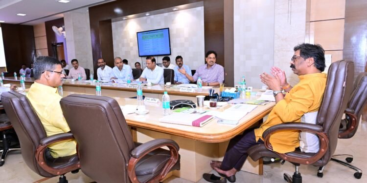 देश के 5 बड़े शहरों में खुलेंगे ‘झारखंड प्रवासी सहायता केंद्र’, हर जिले का एक आईटीआई बनेगा मॉडल! CM हेमंत सोरेन का बड़ा एलान— “मजदूरों की पहचान वाला राज्य नहीं, आत्मनिर्भर झारखंड बनाना हमारी प्राथमिकता”
