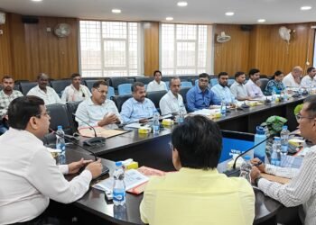 जल, जंगल और जमीन पर आदिवासियों का राज! गढ़वा के भंडरिया-बड़गड़ में लागू हुई ऐतिहासिक ‘पेसा नियमावली’, DC बोले— “अब ग्राम सभा ही तय करेगी गांव का विकास”