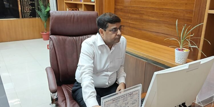 “9 जून को मुख्यमंत्री करेंगे हिसाब, रविवार तक ठीक करें हर चापाकल!”— गढ़वा DC का कड़ा फरमान; पानी की शिकायतों पर लापरवाही देख भड़के उपायुक्त