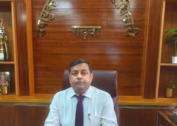 सरकारी नौकरी के बहाली की रेस हुई तेज, 408 आवेदकों की स्क्रूटनी के बाद गढ़वा DC का बड़ा फैसला! भर्ती में गड़बड़ी रोकने के लिए अभ्यर्थियों को मिला 17 जून तक का मौका