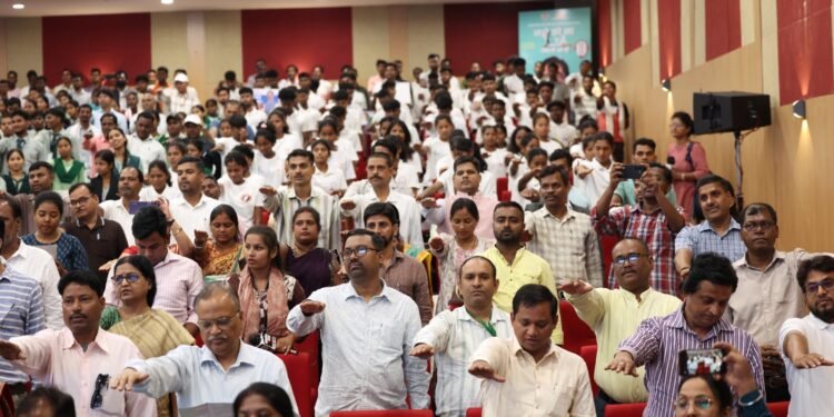 “पढ़ोगे-लिखोगे तो बनोगे नवाब, खेलोगे-कूदोगे तो भी बनोगे नवाब, लेकिन नशा करोगे तो हो जाओगे खराब!”— रांची में गूंजा स्वास्थ्य मंत्री का नारा; शिक्षण संस्थानों के 100 मीटर के दायरे में अब ‘नो ड्रग्स जोन’