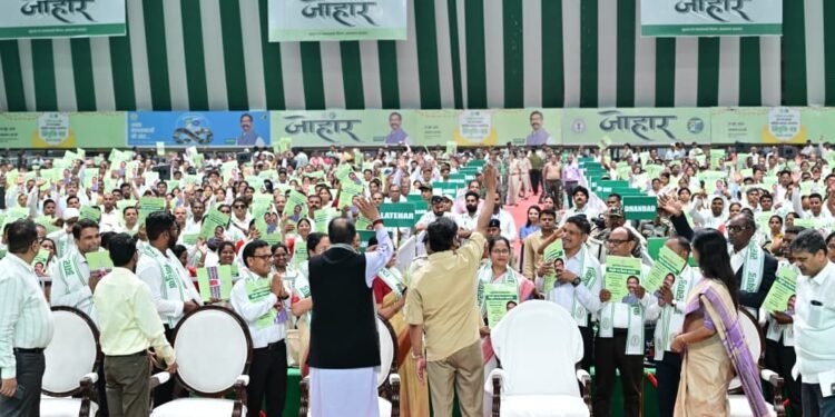 “बिना एक रुपया दिए, पूरी तरह निष्पक्ष और पारदर्शी बहाली!”— खेलगांव में भावुक हुए नवनियुक्त शिक्षक; सीएम हेमंत सोरेन ने 1,042 सहायक आचार्यों को सौंपा नियुक्ति पत्र, लॉन्च की ‘CPD’ ट्रेनिंग