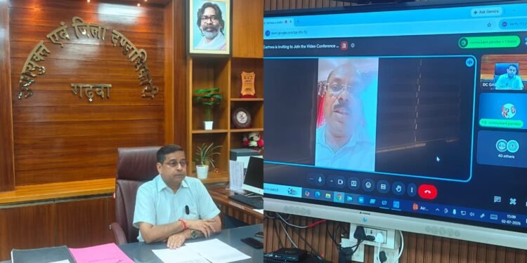 गढ़वा में शुद्ध वोटर लिस्ट के लिए प्रशासन ने कसी कमर! BJP, JMM और कांग्रेस समेत सभी दल एक मंच पर; अनुमंडल अधिकारी का निर्देश— “एक भी पात्र वोटर छूटा तो लोकतंत्र की हार”