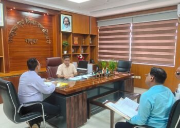 मंडल डैम के विस्थापितों के लिए गढ़वा DC का बड़ा एक्शन, पुनर्वास स्थलों पर चमकेगी किस्मत! स्कूल, अस्पताल और बिजली-पानी के DPR पर उपायुक्त ने की मैराथन बैठक