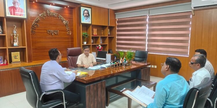 मंडल डैम के विस्थापितों के लिए गढ़वा DC का बड़ा एक्शन, पुनर्वास स्थलों पर चमकेगी किस्मत! स्कूल, अस्पताल और बिजली-पानी के DPR पर उपायुक्त ने की मैराथन बैठक