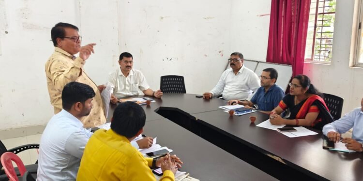 गढ़वा में झारखंड क्षेत्रीय कार्यकर्त्ता परीक्षा को लेकर प्रशासन मुस्तैद, केन्द्राधीक्षकों को मिली खास ट्रेनिंग! नोडल अफसर का हुक्म— “कदाचारमुक्त माहौल में ही होगी परीक्षा”