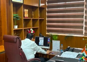 गढ़वा DC का अल्टीमेटम— “वोटर लिस्ट के काम में सुस्ती दिखाई, तो सीधे नपेंगे अफसर!” 29 जुलाई तक हर हाल में टारगेट पूरा करने का हुक्म