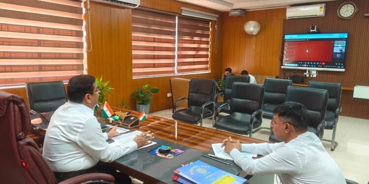 गढ़वा में वोटर लिस्ट पुनरीक्षण का ‘सुपर संडे एक्शन’: 100% फॉर्म वितरण के बाद अब शहरी बूथों पर लगेंगे विशेष कैंप; सुस्त प्रखंडों को DC की सख्त चेतावनी!