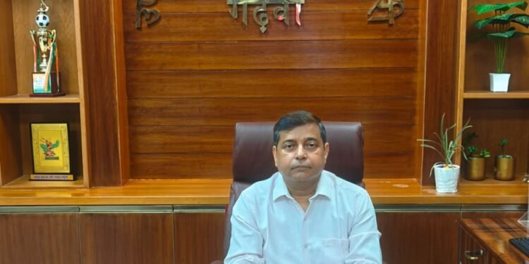 गढ़वा में वोटर लिस्ट पुनरीक्षण अभियान का बढ़ा ग्राफ! 6.72 लाख से अधिक फॉर्म्स का डिजिटाइजेशन पूरा; 5 अगस्त को जारी होगा ड्राफ्ट