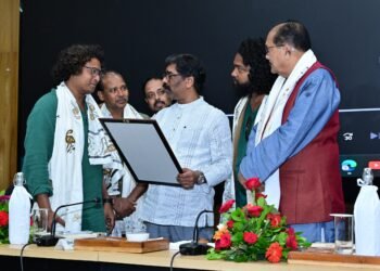 बॉलीवुड और ओटीटी पर छाएंगे झारखंड के युवा! JFTI और SRFTI कोलकाता के बीच ऐतिहासिक समझौता; CM हेमंत सोरेन बोले— ‘ तराशी जाएगी राज्य की छिपी प्रतिभा’