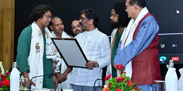 बॉलीवुड और ओटीटी पर छाएंगे झारखंड के युवा! JFTI और SRFTI कोलकाता के बीच ऐतिहासिक समझौता; CM हेमंत सोरेन बोले— ‘ तराशी जाएगी राज्य की छिपी प्रतिभा’