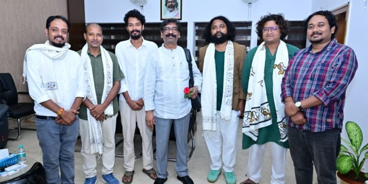 झारखंड बनेगा सिनेमा का नया हब! राष्ट्रीय पुरस्कार विजेता फिल्मकारों से मिले CM हेमंत सोरेन; कहा— ‘राज्य की जनजातीय संस्कृति को दुनिया में दिलाएंगे नई पहचान’