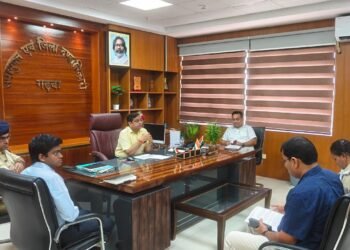 गढ़वा में खनन माफियाओं पर कसने जा रहा शिकंजा! DC पशुपति नाथ मिश्रा का कड़ा फरमान— ‘जिले में अवैध खनन और परिवहन किसी कीमत पर बर्दाश्त नहीं’