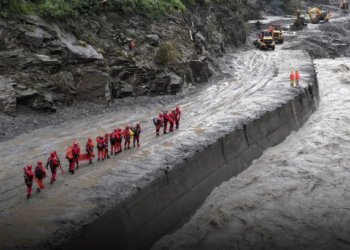 हिमालय में हिमनद टूटने से हाहाकार! नेपाल-तिब्बत सीमा पर बाढ़ का कहर, 633 की मौत और लगभग 3,000 लापता; भारत-चीन से मांगी गई मदद