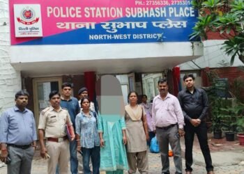 मानव तस्करों के नेटवर्क पर भारी पड़ा झारखंड प्रशासन! दिल्ली में घेराबंदी कर वांछित महिला तस्कर गिरफ्तार; खूंटी की पीड़िता सुरक्षित रेस्क्यू