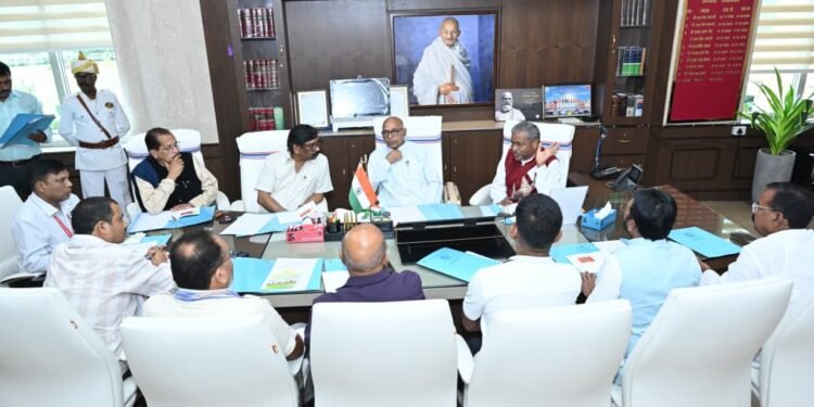 मॉनसून सत्र से पहले विधानसभा में सर्वदलीय बैठक! CM हेमंत सोरेन और नेता प्रतिपक्ष बाबूलाल मरांडी रहे मौजूद; सदन के सुचारू संचालन पर बनी सहमति