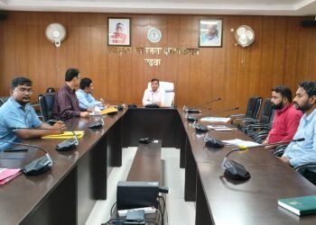 शहरों के कायाकल्प की तैयारी! गढ़वा DC ने नगर विकास की योजनाओं की समीक्षा की; अमृत 2.0 और PMAY-U के कार्यों को समय पर पूरा करने के कड़े निर्देश