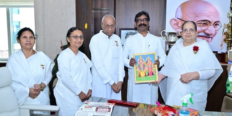 राखी के धागे से प्रेम और पवित्रता का संदेश! विधानसभा में ब्रह्माकुमारी बहनों ने CM हेमंत सोरेन को बांधी राखी; राज्य की सुख-समृद्धि की कामना