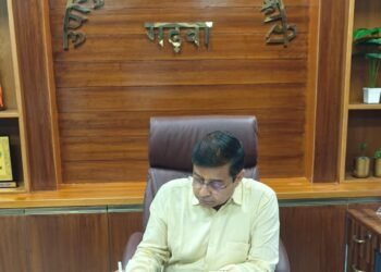 लाटसाहबी नहीं चलेगी! गढ़वा DC का बड़ा फरमान—’14 अगस्त तक ब्लॉक मुख्यालय में ही शिफ्ट हों BDO-CO’; नहीं मानने पर होगी सख्त कार्रवाई