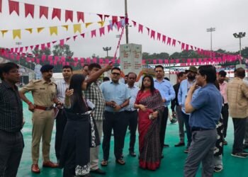 आदिवासी संस्कृति के महाकुंभ के लिए तैयार रांची! मोरहाबादी मैदान में ‘आदिवासी महोत्सव 2026’ का भव्य आगाज कल; अपर मुख्य सचिव वंदना दादेल ने लिया तैयारियों का जायजा