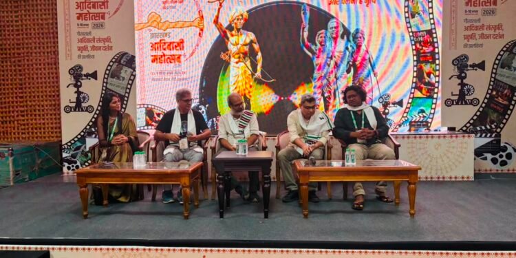 सिनेमा के पर्दे पर जीवंत हुई जनजातीय संस्कृति! ‘विश्व आदिवासी दिवस’ पर JFDCL ने दिखाई बेहतरीन शॉर्ट फिल्में; ‘पंचायत’ फेम अभिनेत्री कल्याणी खत्री भी हुईं शामिल