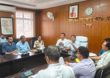विस्थापित परिवारों को जल्द मिलेगा हक! गढ़वा DC पशुपति नाथ मिश्रा का सख्त आदेश— ‘मंडल डैम पुनर्वास के लिए तुरंत संशोधित करें DPR’