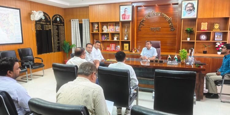 सोन-कनहर परियोजना पर गढ़वा DC का बड़ा आदेश! ‘दिसंबर 2026 तक हर हाल में करें शुभारंभ, लापरवाही बर्दाश्त नहीं’