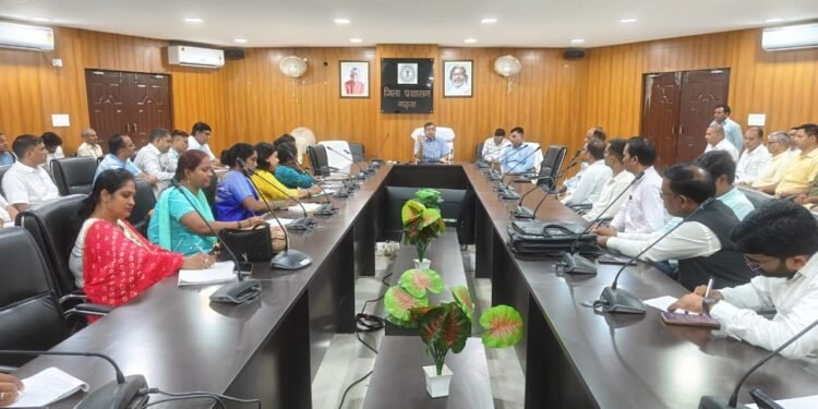 युवा मतदाताओं को मतदाता सूची से जोड़ने की कवायद! गढ़वा में ELC की बैठक, ECINET ऐप से ऑनलाइन आवेदन का निर्देश