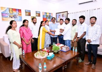 संताली भाषा के संरक्षण और संवर्धन को मिलेगी रफ्तार! CM हेमंत सोरेन से मिला ‘झारखंड संताल स्टूडेंट्स यूनियन’ का प्रतिनिधिमंडल