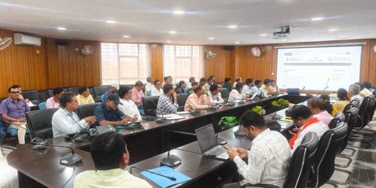 नन्हे वैज्ञानिकों की खोज में जुटा गढ़वा! ‘इंस्पायर अवार्ड-मानक’ के लिए शत-प्रतिशत लक्ष्य तय; हर स्कूल से 5 इनोवेटिव आइडिया होंगे अपलोड
