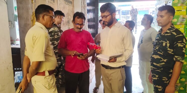 मिलावटखोरों पर गढ़वा प्रशासन का कड़ा प्रहार! मेराल में दुकानों पर ताबड़तोड़ छापेमारी; स्टिंग, रेडबुल ड्रिंक्स हटवाए, होटल से पनीर का सैंपल जब्त
