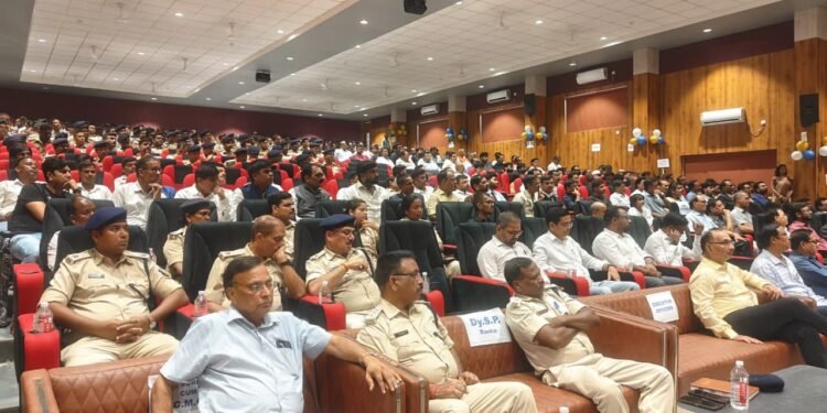 न्याय भी, अधिकार भी और मौके पर राहत भी! गढ़वा में राष्ट्रीय लोक अदालत व मेगा विधिक सशक्तिकरण शिविर का भव्य आयोजन; हाईकोर्ट जज की मौजूदगी में सुलझे सैकड़ों मामले