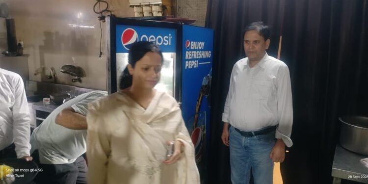 नकली और मिलावटी पनीर बेचने वालों की खैर नहीं! गढ़वा सदर के नामी रेस्टोरेंट्स में खाद्य सुरक्षा विभाग की छापेमारी; लिए गए सैंपल