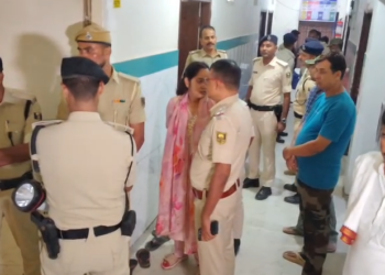 बैरक में चली गोली या रची गई साजिश? संदेश थाना परिसर में साथी की राइफल से होमगार्ड जवान की मौत, सीने को चीरती हुई निकली बुलेट