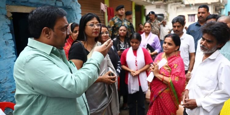दुखों के दौर में मिला संबल! वियतनाम में मृत रांची के योग शिक्षक के परिजनों को मिली 5 लाख की आर्थिक सहायता; CM के निर्देश पर सौंपी गई राशि