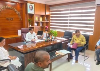 गढ़वा के रसीले आम और तीखी अदरक का मचेगा दुनिया में डंका! जिला निर्यात योजना में होंगे शामिल; DC ने अधिकारियों को दिए सख्त निर्देश