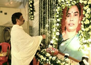 नेमरा में जारी है दिवंगत माता रूपी सोरेन का श्राद्धकर्म; पारंपरिक रीति-रिवाजों के साथ मुख्यमंत्री हेमंत सोरेन ने निभाईं शोक की रस्में