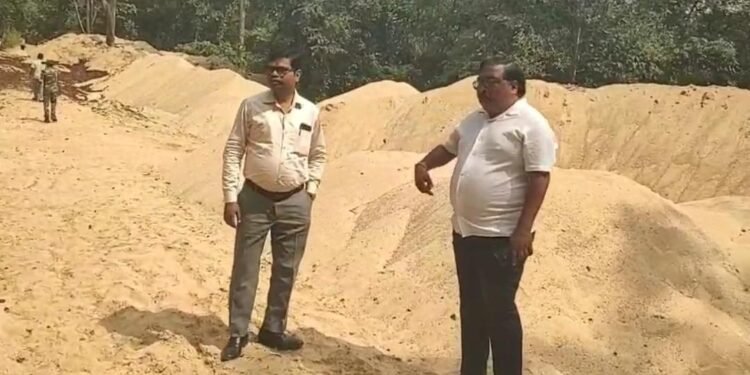 अवैध खनन माफियाओं पर गढ़वा प्रशासन का चौतरफा प्रहार! लगातार चौथे दिन छापेमारी में 500 डंपर अवैध बालू जब्त, तस्करों में मचा कोहराम