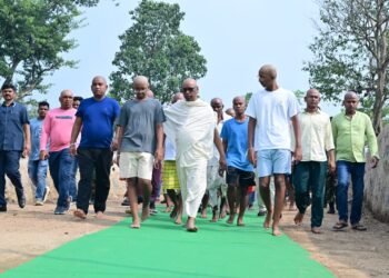 पैतृक गांव नेमरा में पूरी श्रद्धा के साथ संपन्न हुआ माता रूपी सोरेन का दशकर्म विधान; मुख्यमंत्री हेमंत सोरेन ने खुद संभाली संस्कार भोज की व्यवस्थाओं की कमान