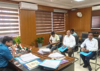 गढ़वा के छात्र-छात्राओं के लिए बड़ी खुशखबरी! प्री-मैट्रिक छात्रवृत्ति के तहत करीब 30 हजार विद्यार्थियों की सूची मंजूर, डीसी पशुपति नाथ मिश्रा ने दिए सख्त निर्देश