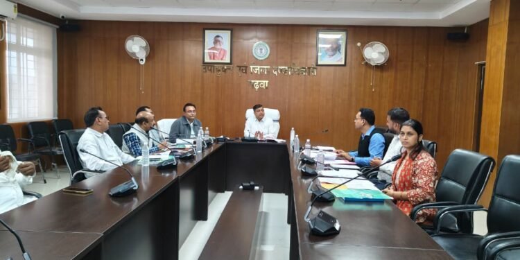 गढ़वा के किसानों के लिए बड़ी खुशखबरी! खरीफ फसल बीमा 2026 के तहत 95 हजार से अधिक आवेदन स्वीकृत, डीसी पशुपति नाथ मिश्रा ने दी वित्तीय सुरक्षा को हरी झंडी