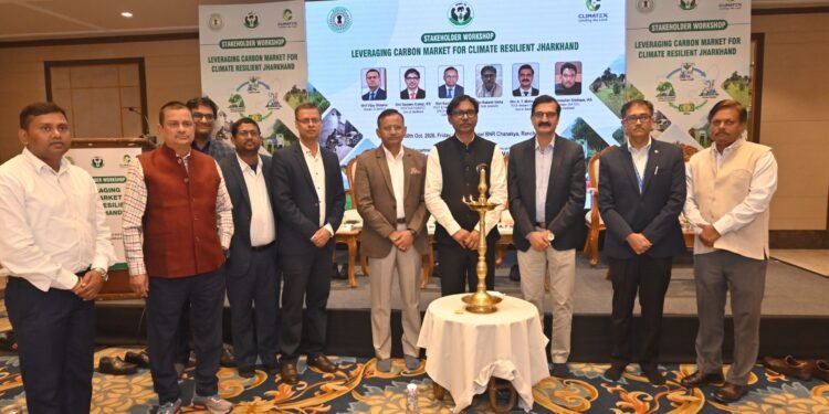 जलवायु परिवर्तन से मुकाबले के लिए झारखंड की अनूठी पहल! रांची में आयोजित कार्यशाला में कार्बन मार्केट और हरित वित्त के जरिए आजीविका संवर्धन पर जोर